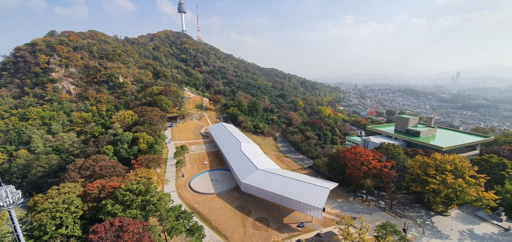 서울시, 남산 한양도성 땅 속 유적 100여년 만에 첫 공개…유적전시관 개방