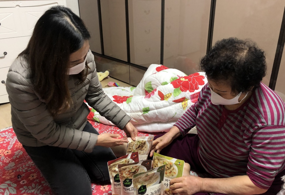 서대문구 연희동 '속이든든, 힘이쑥쑥, 영양죽 전달 사업' 호응