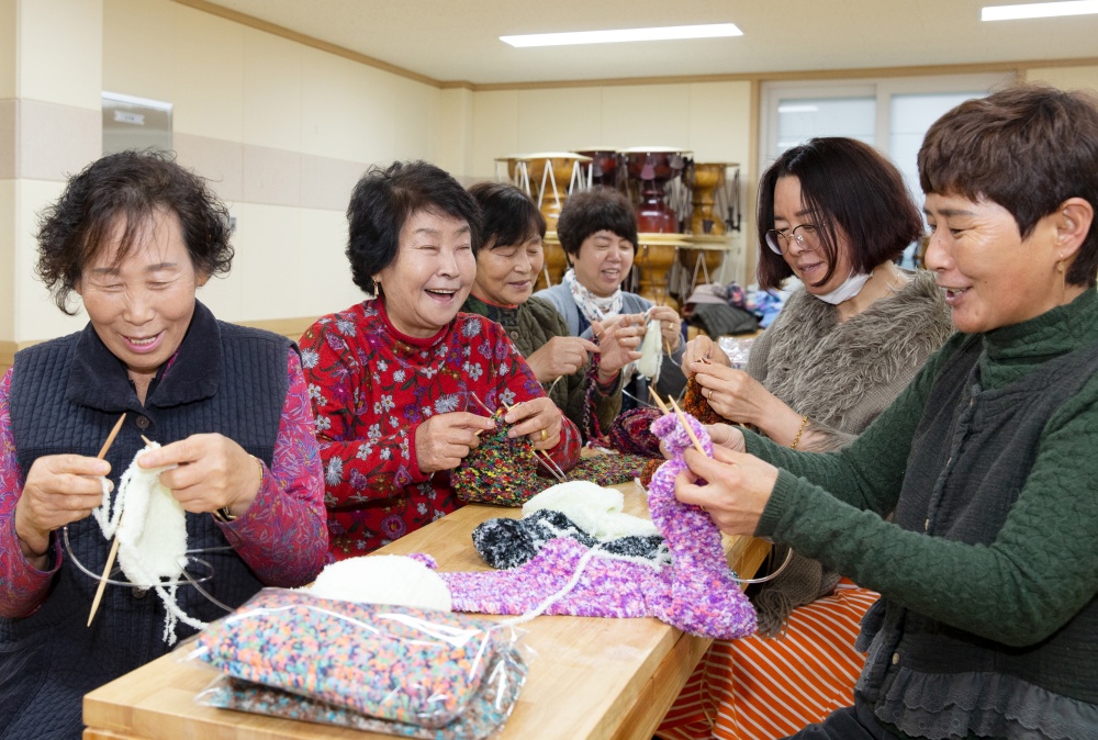 칠곡 할매들, 에티오피아 참전용사 후손에게 특별한 크리스마스 선물 보낸다