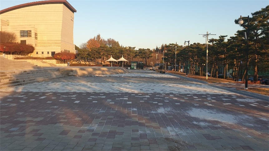 전주시, 도시의 물순환 체계를 건강하게...콘크리트 블록 대신 투수성 높은 포장재로!