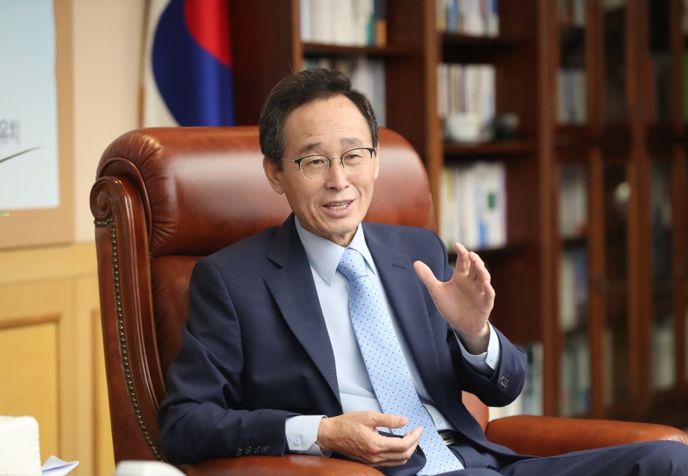 [인터뷰] 송하진 전북도지사 “새만금, 국내최고 수준 상용차 자율주행 실증단지로 만들 것”