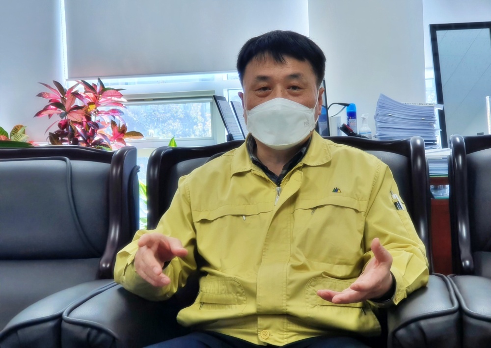 [인터뷰] 백종현 군산시 보건소장, "이번 설 연휴 코로나19 극복위한 최중대 고비 될 것"