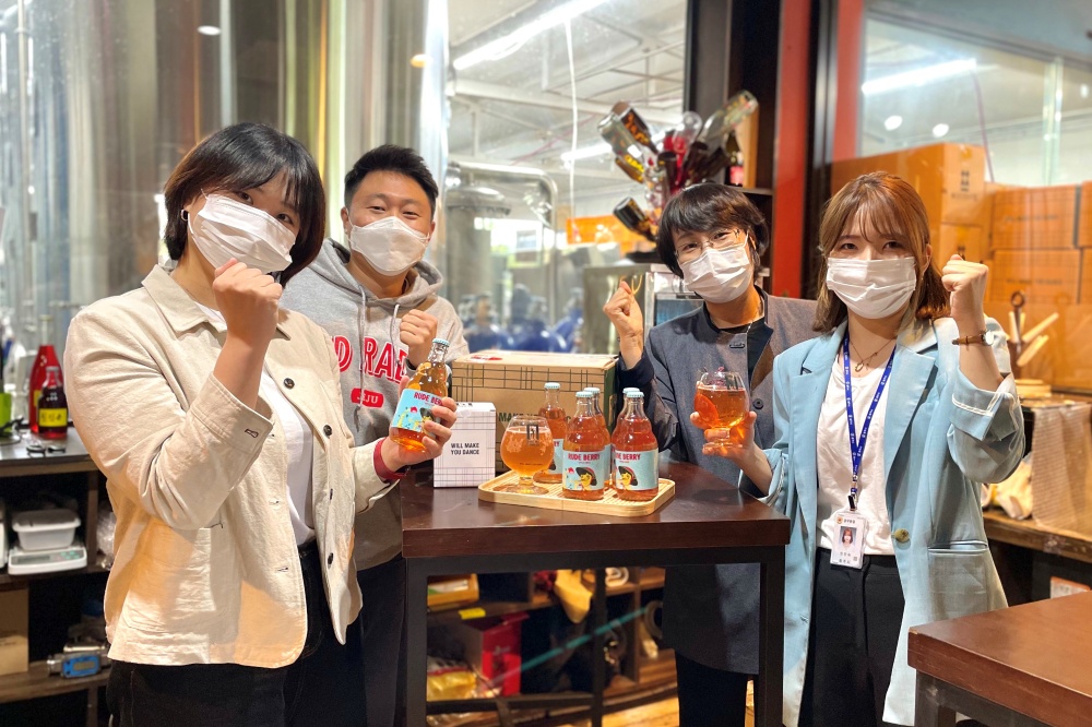 충주 딸기로 만든 애플사이더 '루드베리' 개발 및 출시