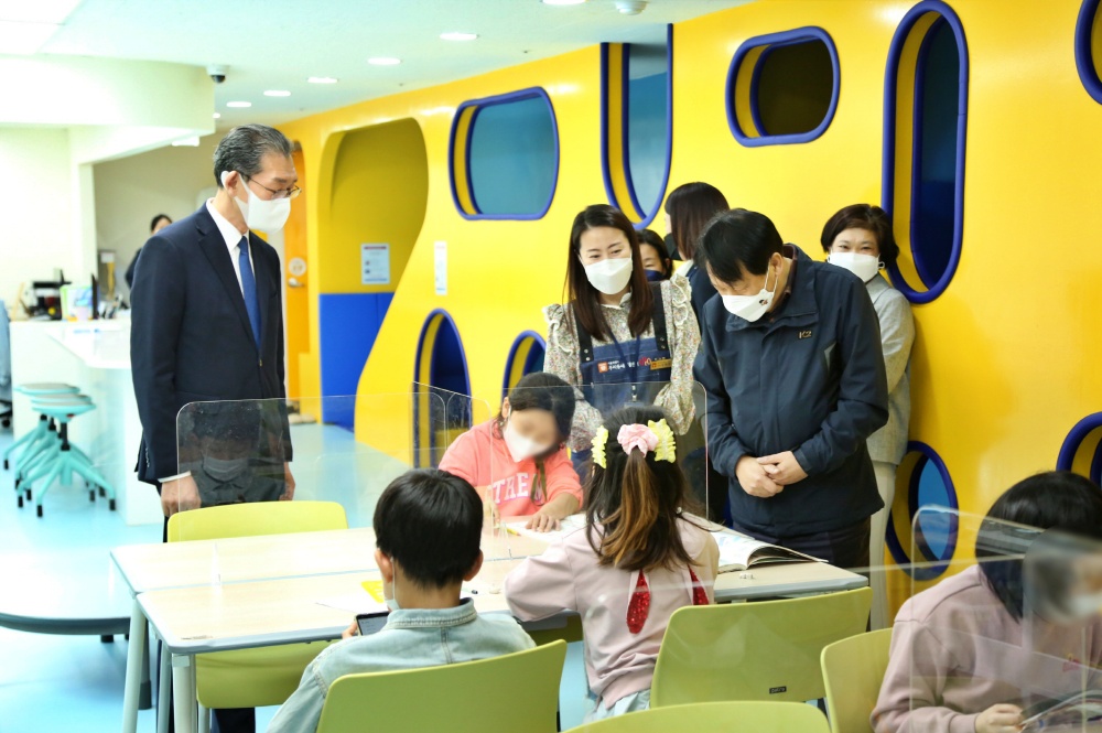 이성 구로구청장, 우리동네키움센터 현장 방문