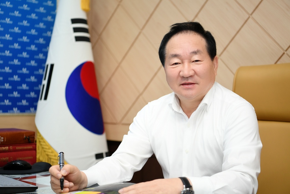 한왕기 평창군수, '2021 대한민국 뉴리더대상 지방자치행정부문' 대상 수상