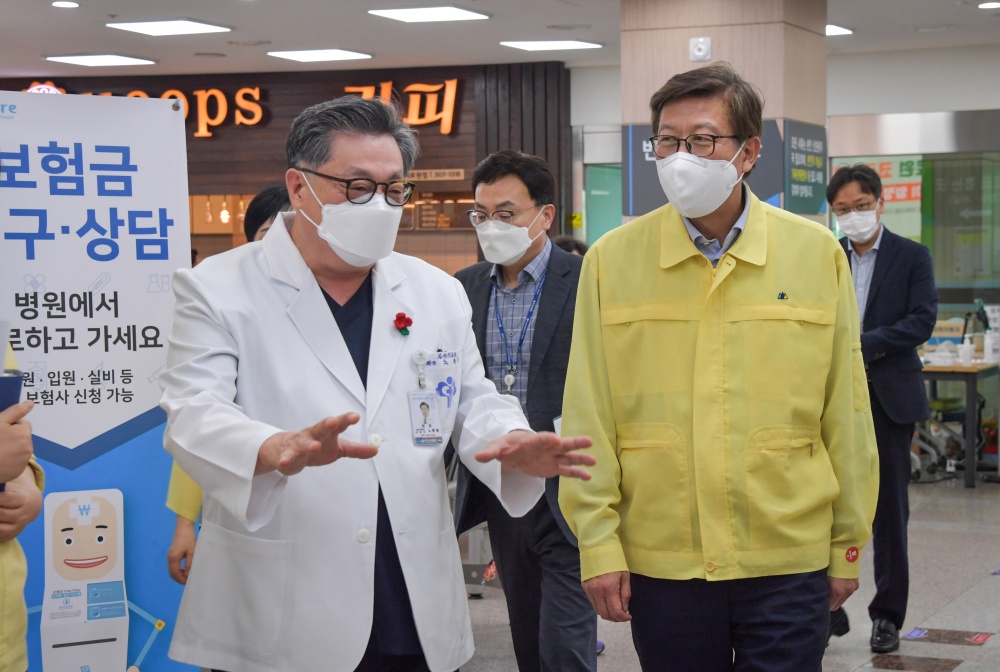 박형준 부산시장, 코로나19 확산 막기 위한 방역 현장 점검 나섰다
