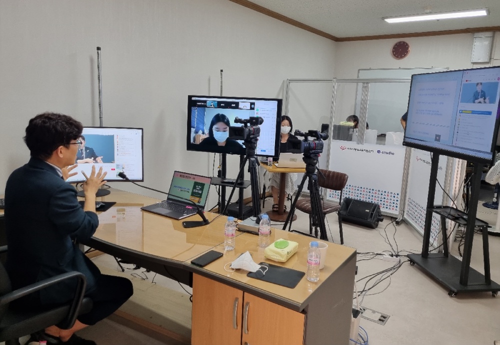 여수시 온라인 대입전략 입시설명회…800명 몰려 '열기 후끈'