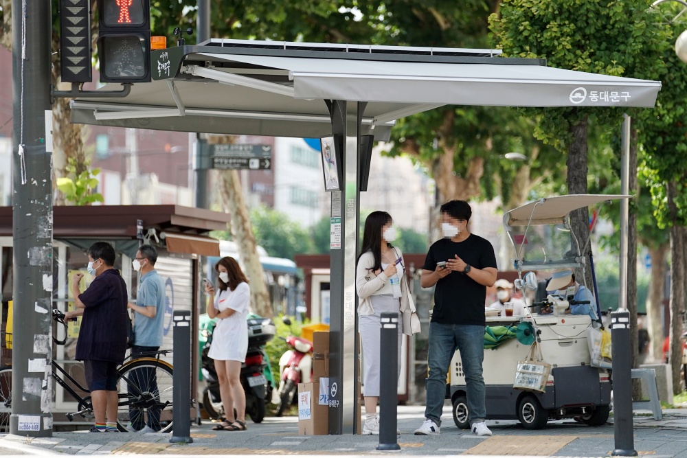동대문구, 기온 풍속 따라 자동개폐 '스마트 그늘막' 2개소 설치