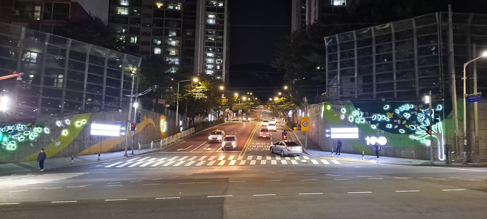 사상구, 회색빛 옹벽이 지역특성 반영한 산뜻한 옹벽으로 변신
