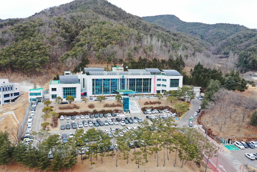 청송군, '산소카페 청송정원' 백일홍과 함께하는 음악회 개최