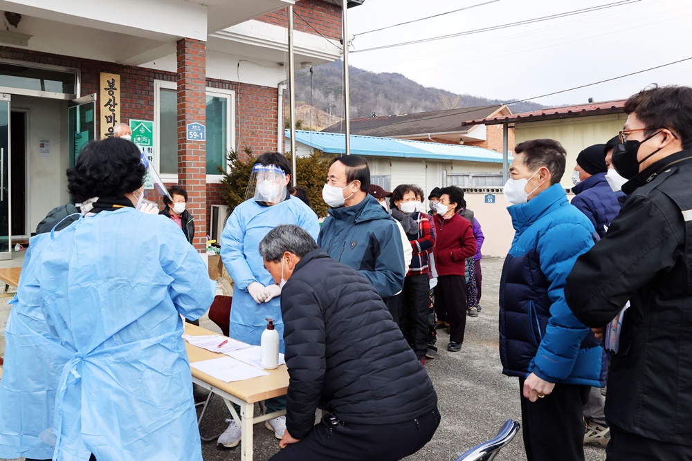 임실군, 찾아가는 마을방문검사 숨은 감염자 속속 찾아내…확산차단 선제효과