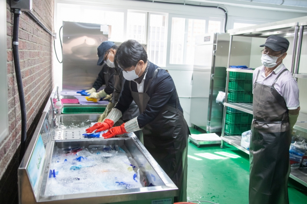 인천 서구, 처치곤란 아이스팩 재사용 사업...전용 세척장 운영 54톤 재사용