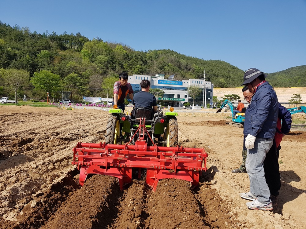 청송군, 농작업대행 서비스로 영농 취약계층 일손부족 해소!