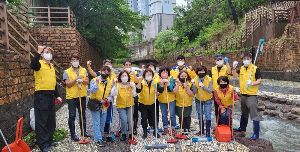 부산 북구 만덕2동 주민자치회, 만덕천 환경정비로 마을의제 실천해