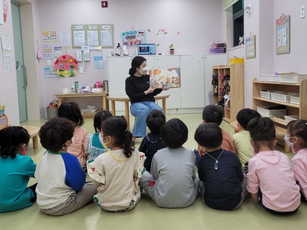 대구 서구, 어린이집 보육교사 투명마스크 지원