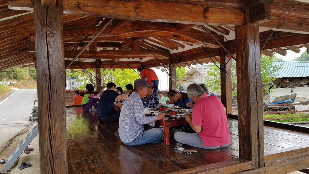 익산시, 공동급식 지원으로 바빠진 농촌 · 농민 일손 도와