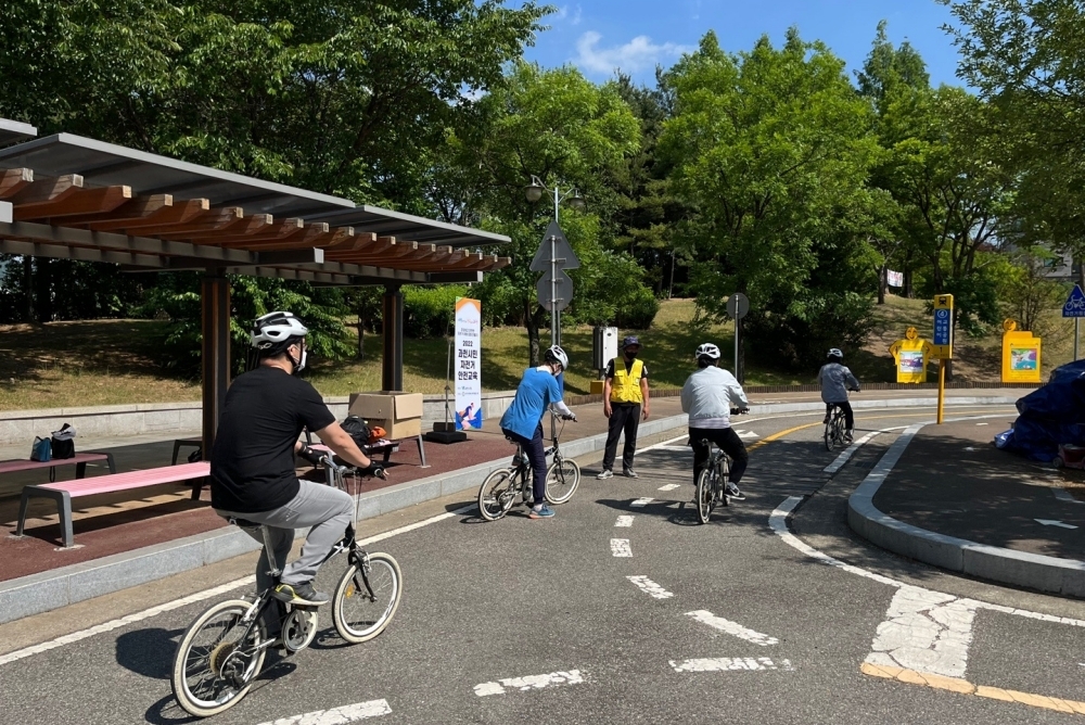 자전거 타기 A to Z, 과천에서 배운다!…찾아가는 자전거 안전교육 실시