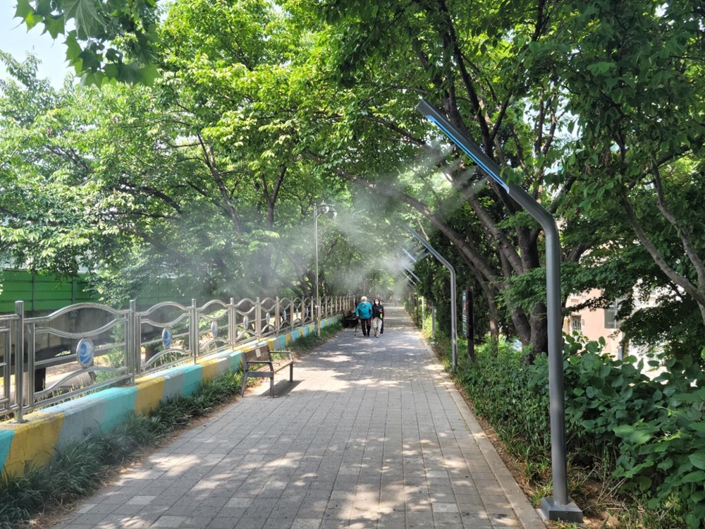 서울시 동작구 도림천 내 더위 날리는 시원한 ‘쿨링포그’ 설치