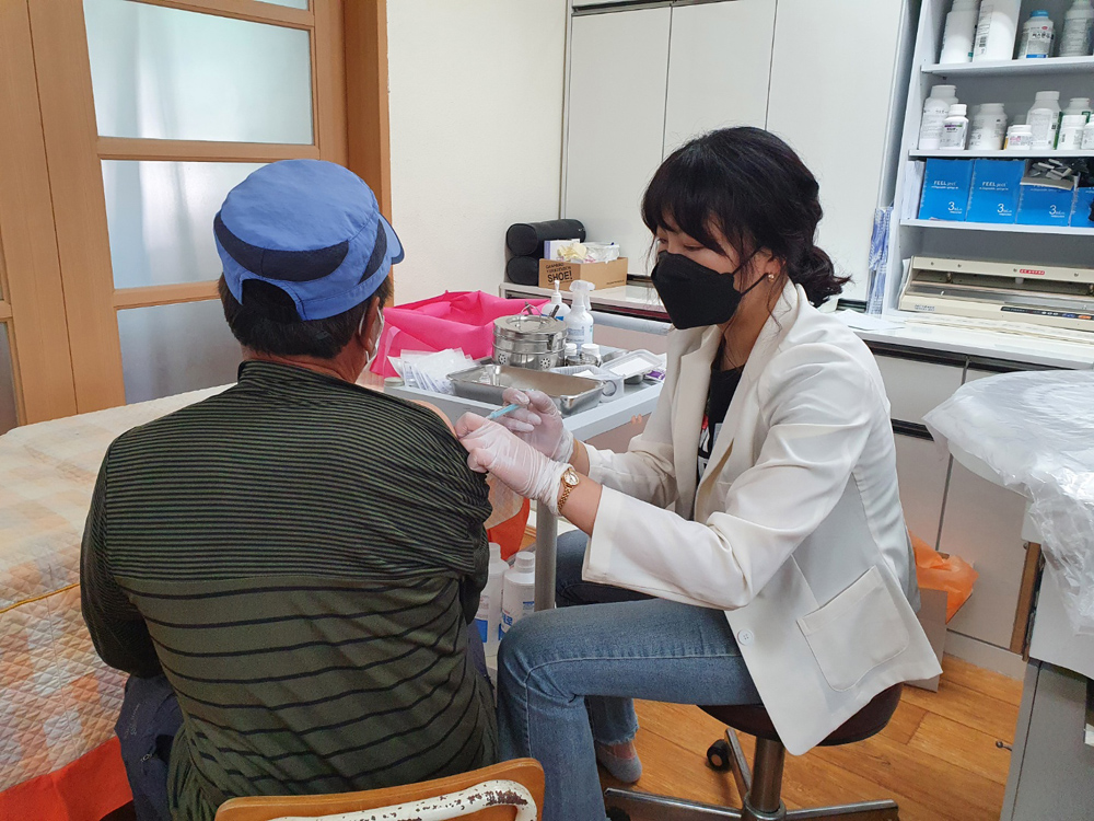 진도군, 도서지역 주민을 위한 방문접종 서비스 운영