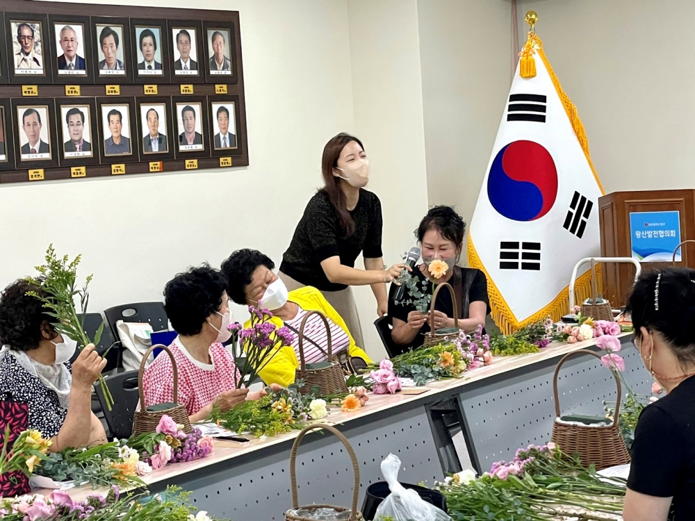 인천 중구 노인복지관, 왕산 개방형 경로당 ‘찾아가는 체험교실’ 큰 호응…