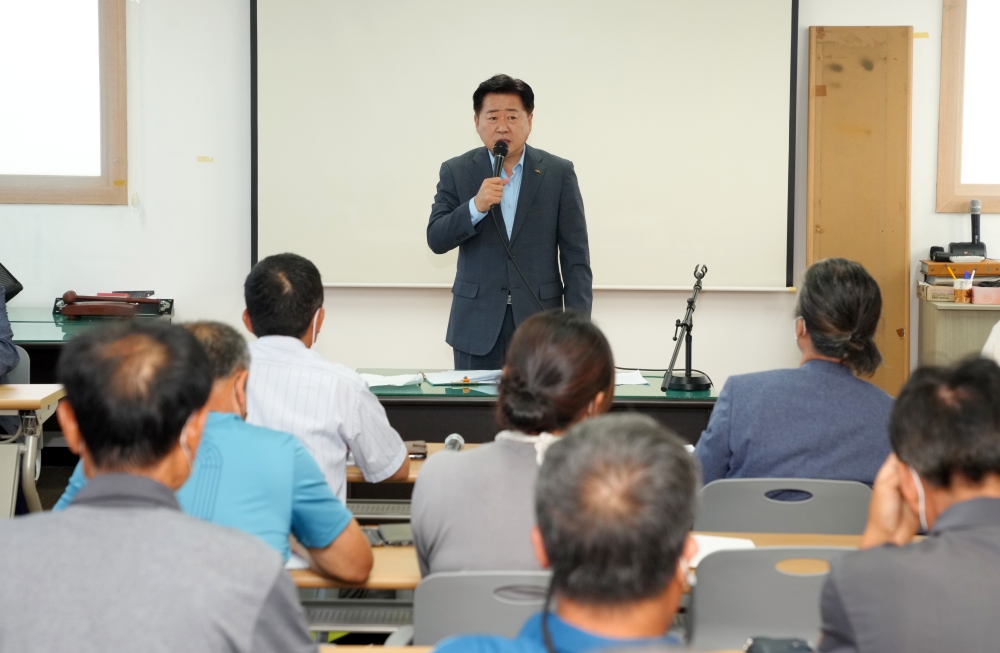 오영훈 제주도지사, 월정리 마을 현장소통…주민 목소리 경청