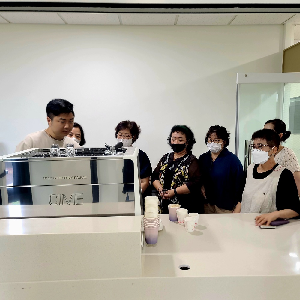 서울 동대문구, 청년‧어르신 바리스타가 함께 나누는 카페