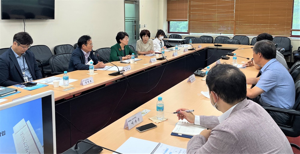이달희 경상북도 경제부지사, 포스텍 연구중심 의대 설립 속도 내달라