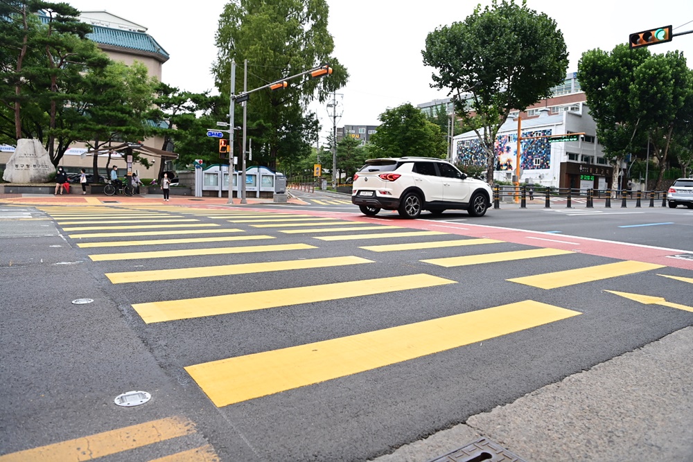 대구 동구청, ‘노란색 횡단보도’로 어린이 보행 안전 확보