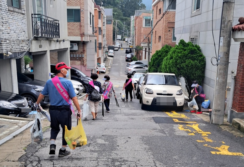 과천시 문원행복마을관리소, ‘우리동네 다함께 줍깅데이’ 개최
