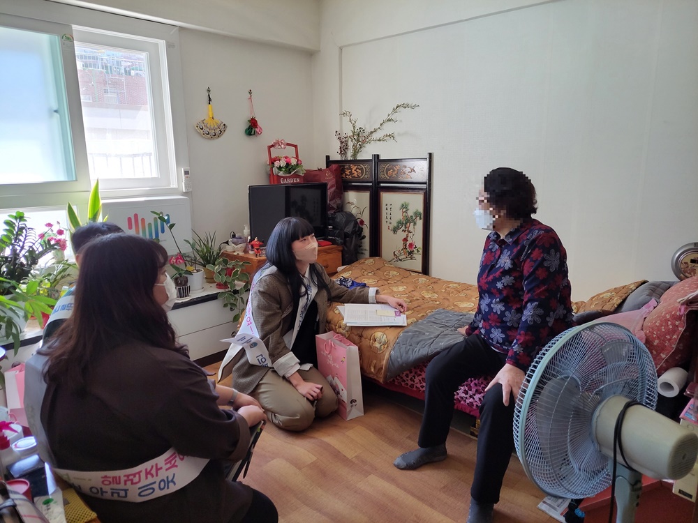 부산 영도구 봉래1동-와치종합사회복지관, 찾아가는 복지상담소 운영