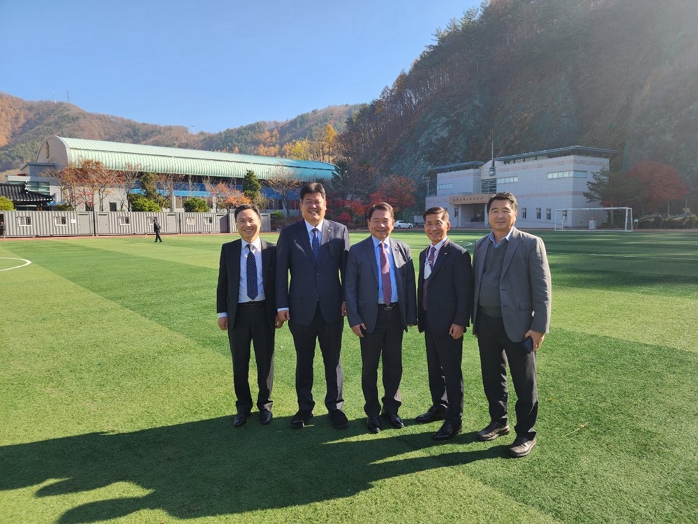 신경호 강원도 교육감, 태백중학교와 태백기계공업고등학교 방문