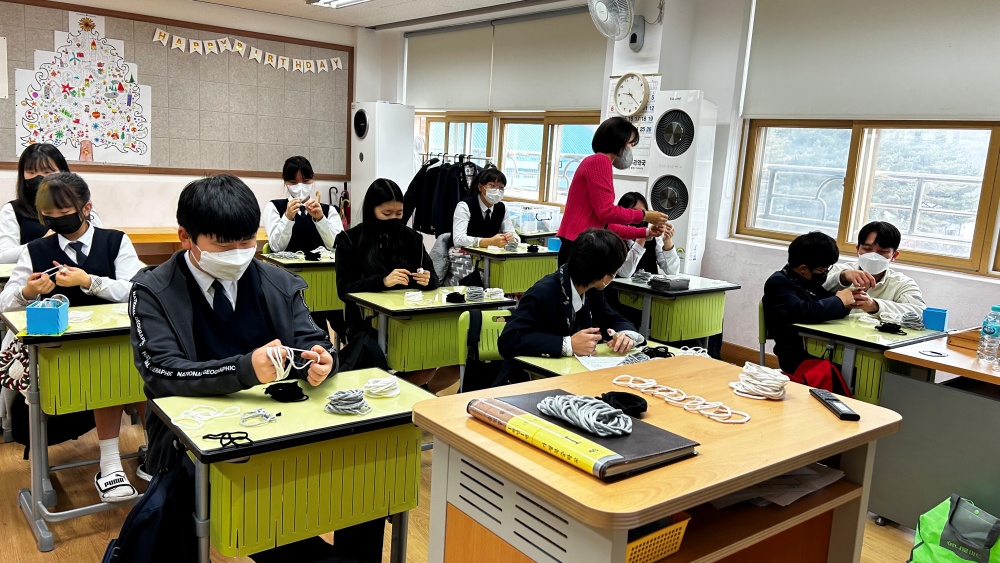 가평군, 학교대상 탄소중립을 위한 '업싸이클링 소품교실' 운영