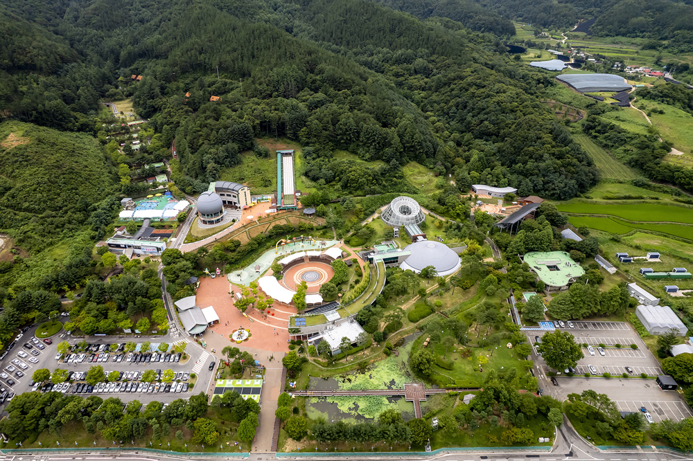 무주군, 무주반디랜드와 태권도원 한국 관광 100선 뽑혔다