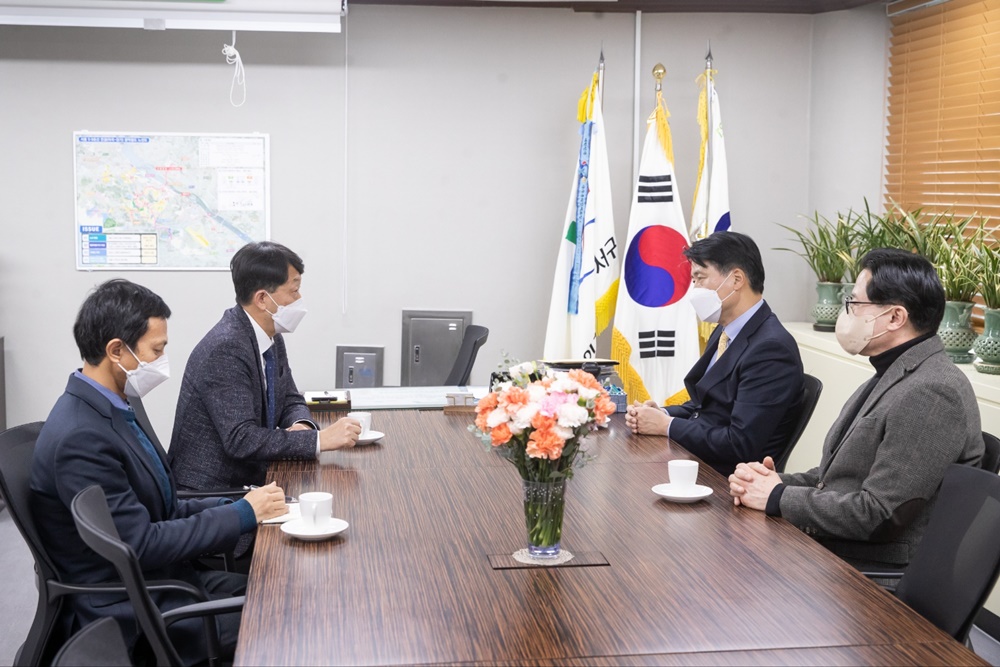 인천 서구청장, 청라시티타워 정상화 촉구 위한 면담 가져