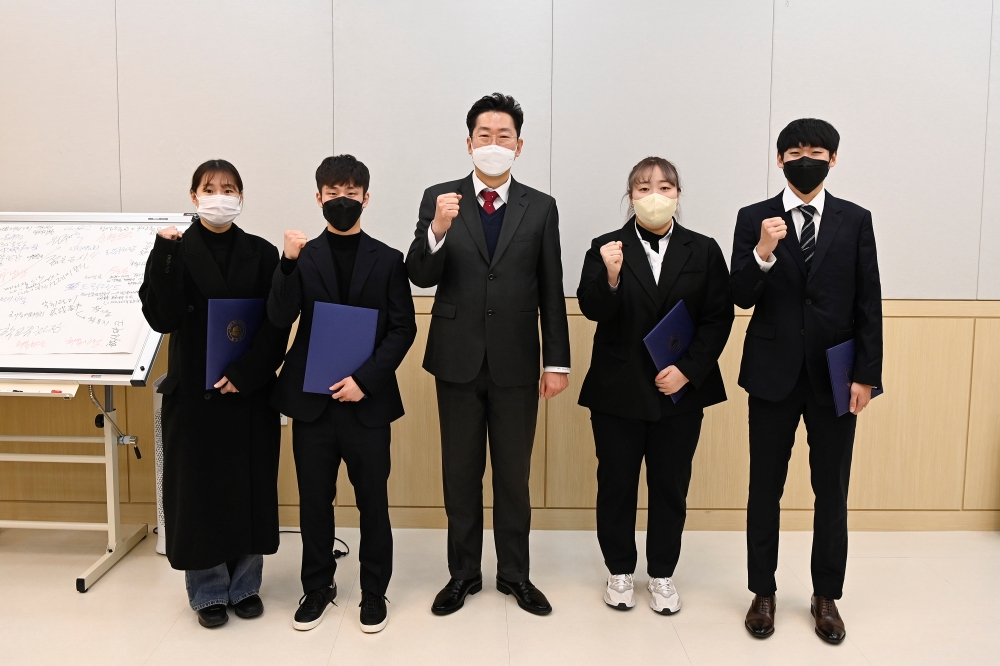 원주시청 실업팀, 복싱 2명, 역도 1명, 육상 1명 등 총 4명 영입