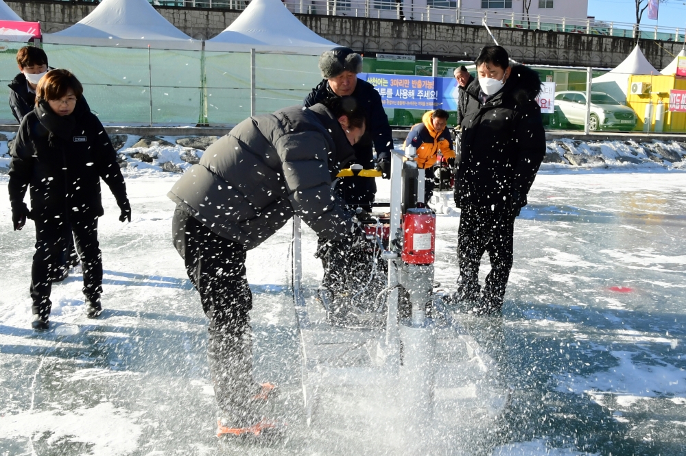 화천산천어축제, 오는 7일 개막 앞두고 막바지 준비 한창