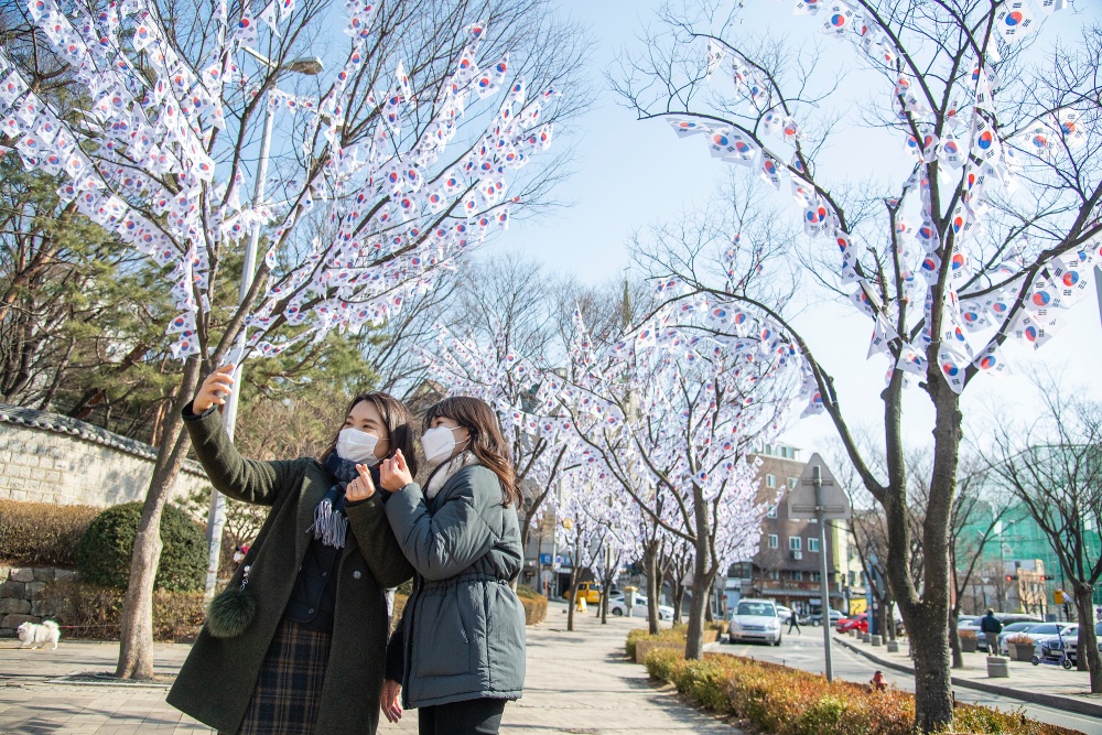 용산구, 3·1절 제104주년 기념 '태극기 거리' 조성