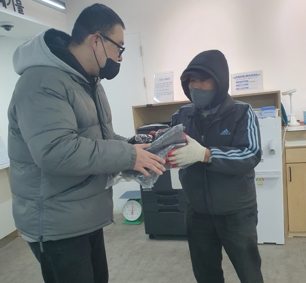 광진구, 공익활동형 사업 참여 어르신 대상 방한용품 지급