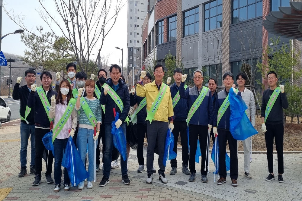 계룡시, 거리환경 조성 위한 '국토대청결운동' 실시