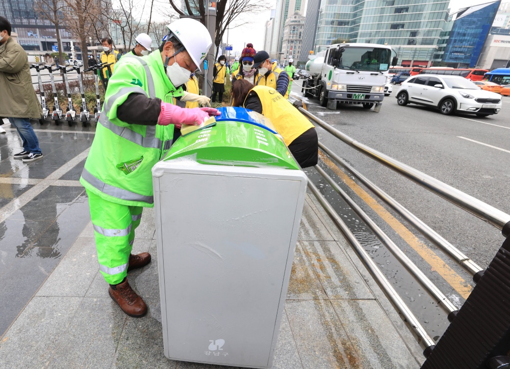강남구, 쾌적한 생활환경 조성! 새봄맞이 대청소 실시