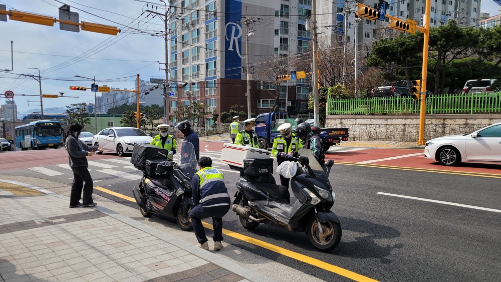 영도경찰서, 이륜자동차 합동단속 실시