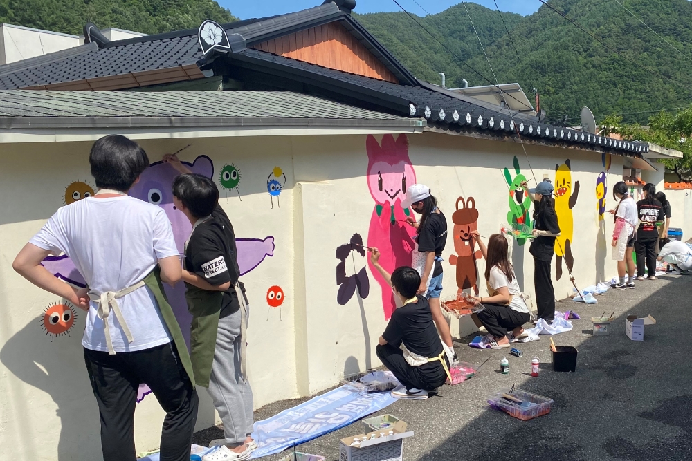 정선군, 지역환경 개선 위해 '벽화그리기' 봉사활동 추진