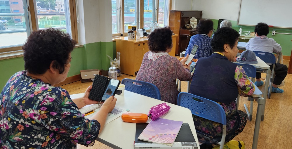 밀양시, 성인문해교육 학습자 대상 디지털 문화교육 실시