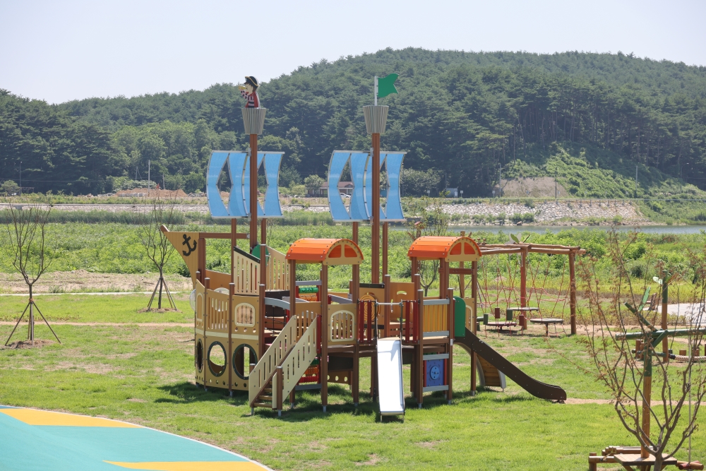 아이들의 친환경 놀이터, '콩닥콩닥 체험장' 설치 운영