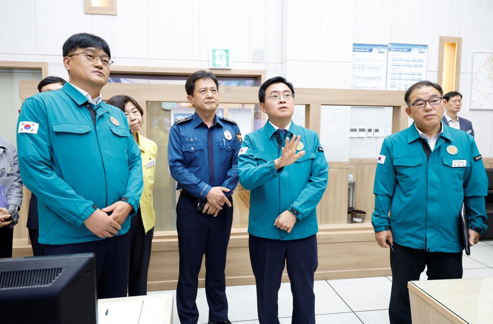 진교훈 강서구청장, 취임 첫 날 현장 방문