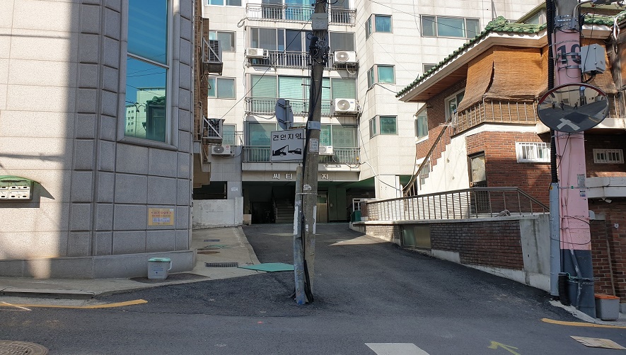 동작구, 통행 불편 전신주 뽑았다