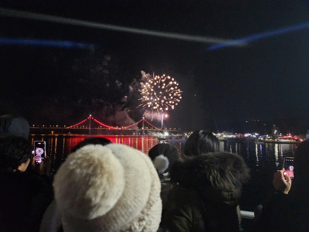 ‘고흥 녹동항 드론쇼’ 18만여 명 관람 150억 원 경제효과