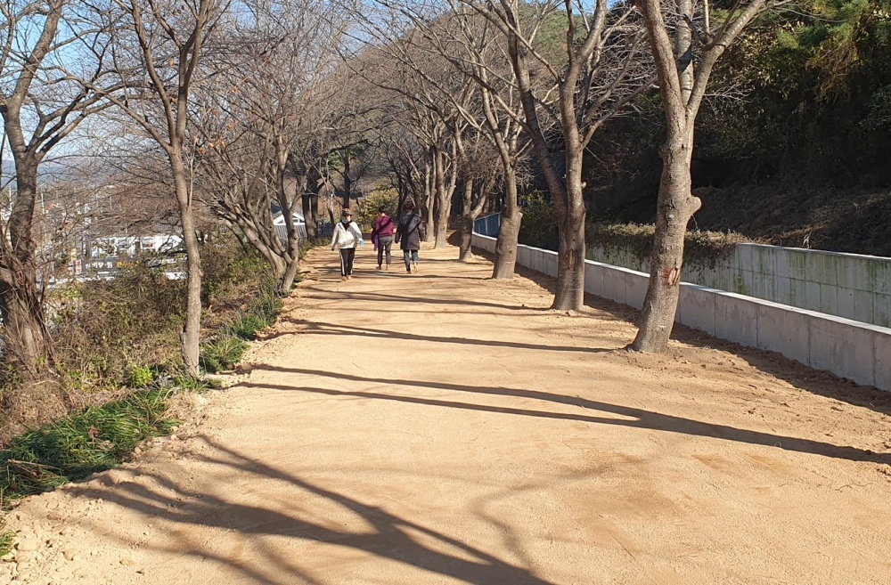경주시, 선덕여왕길 명품 맨발길로 새단장