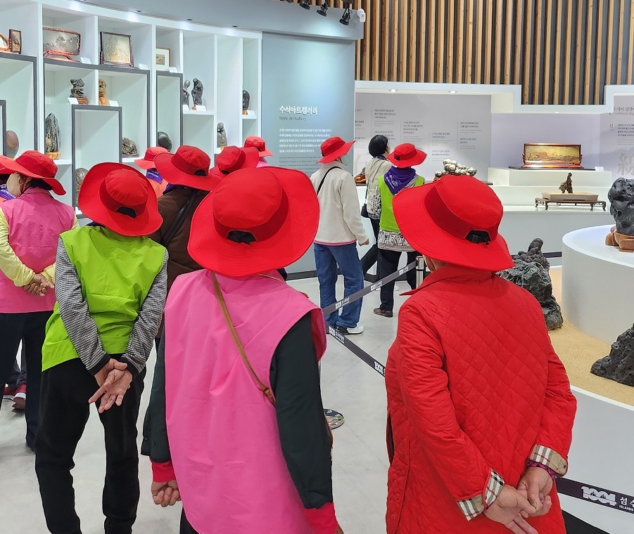 신안군, 치매안심마을 우수선도사업 성료