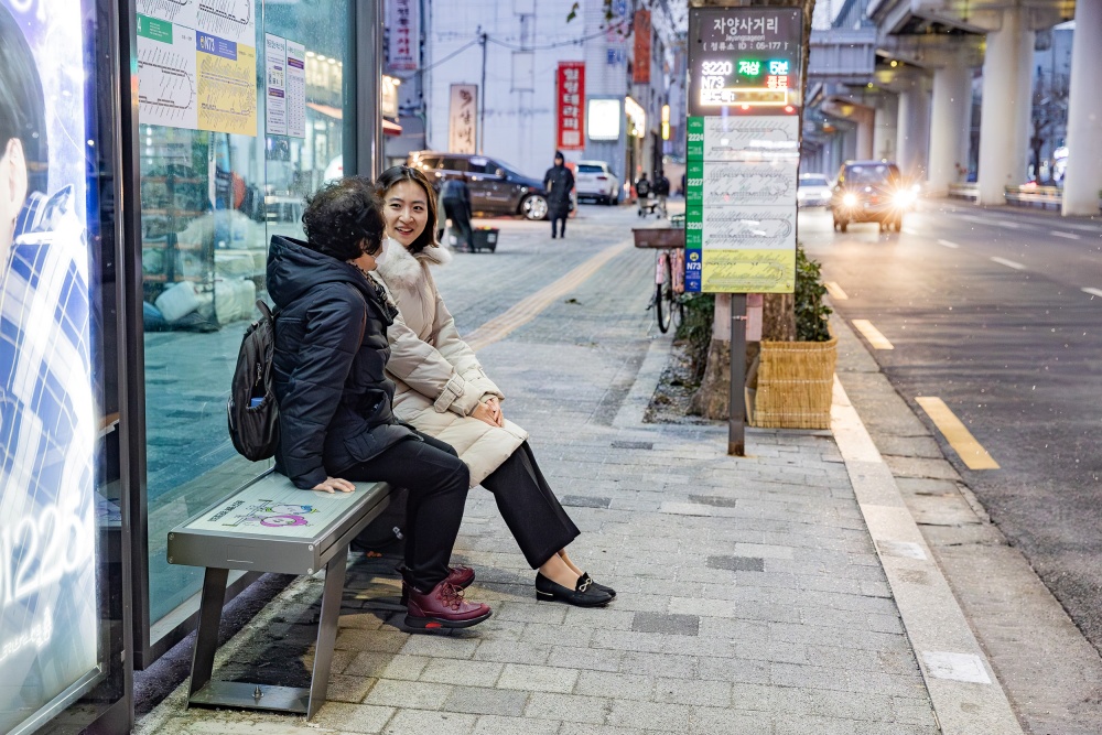 광진구, 시내버스 정류소 냉온열 의자 확대 설치